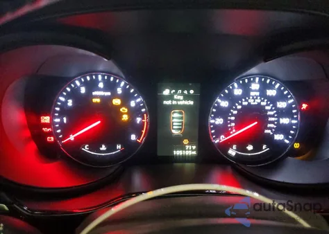 2015 Kia K900 Premium z USA, uszkodzony, nr VIN KNALU4D48F6026662